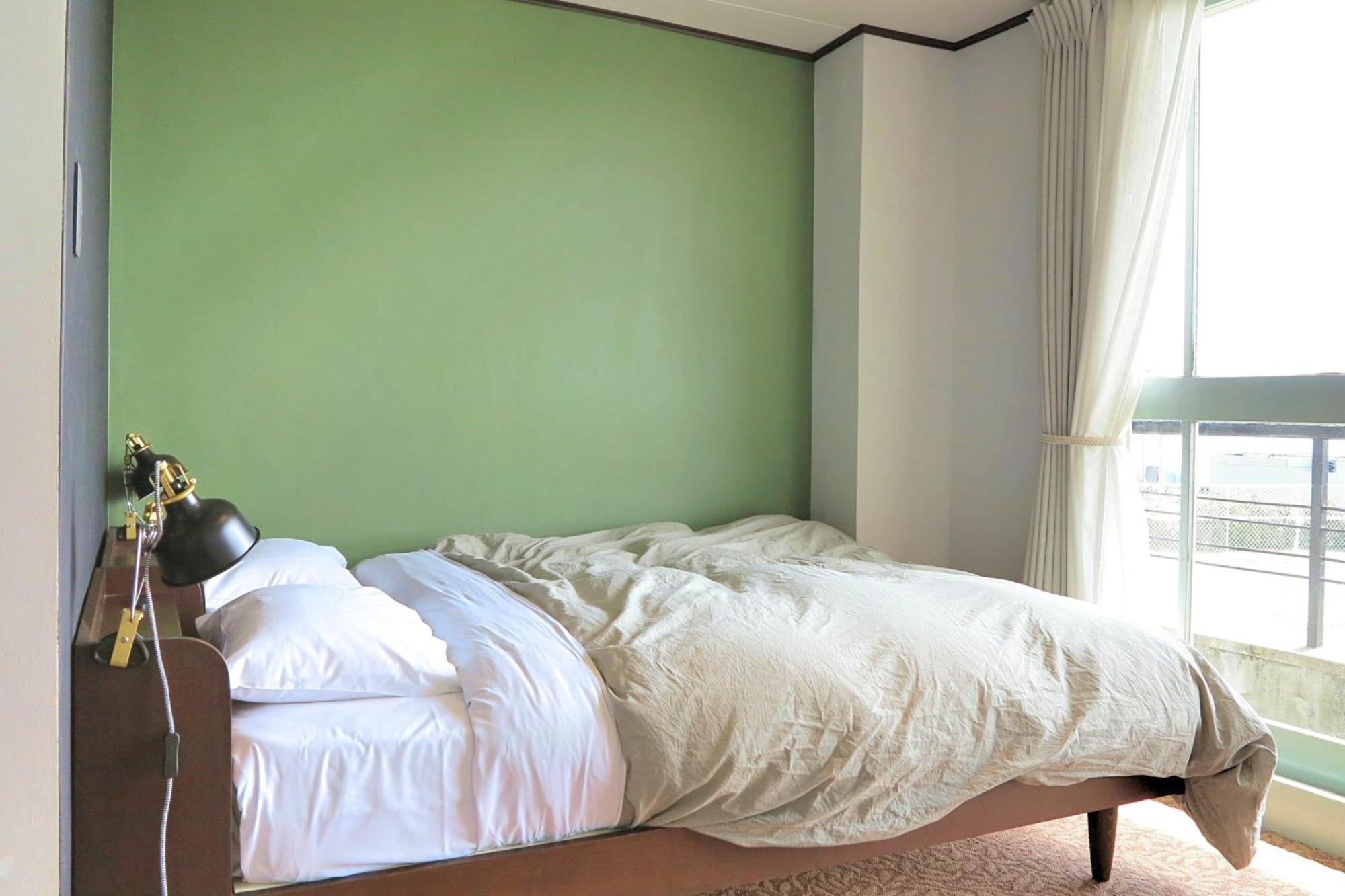 J-Hoppers Lake Biwa Guesthouse Otsu Rom bilde