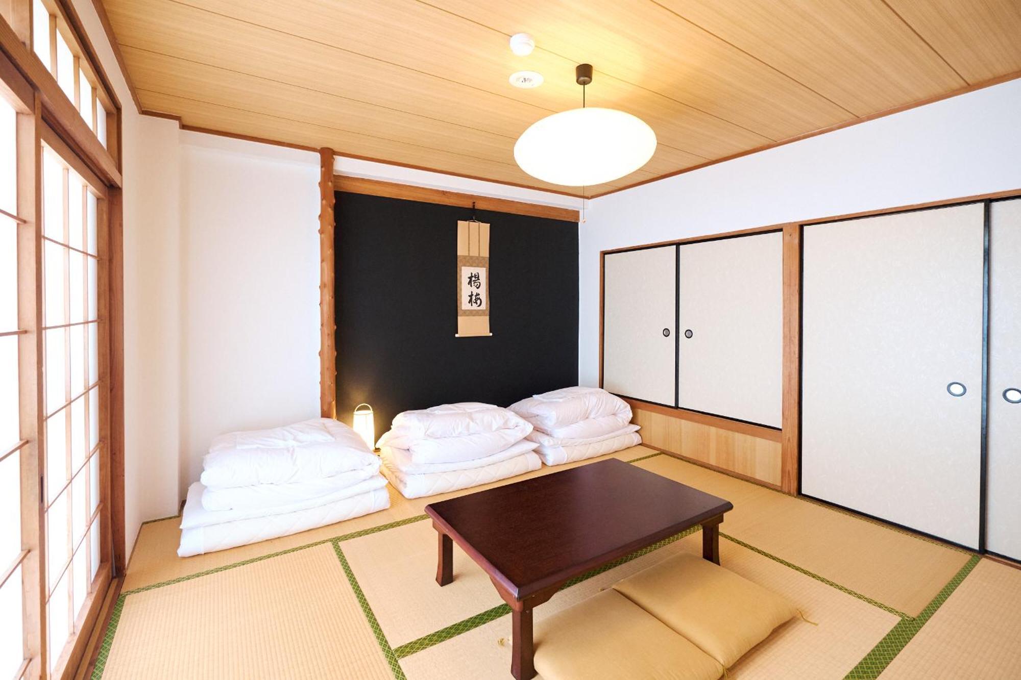 J-Hoppers Lake Biwa Guesthouse Otsu Rom bilde