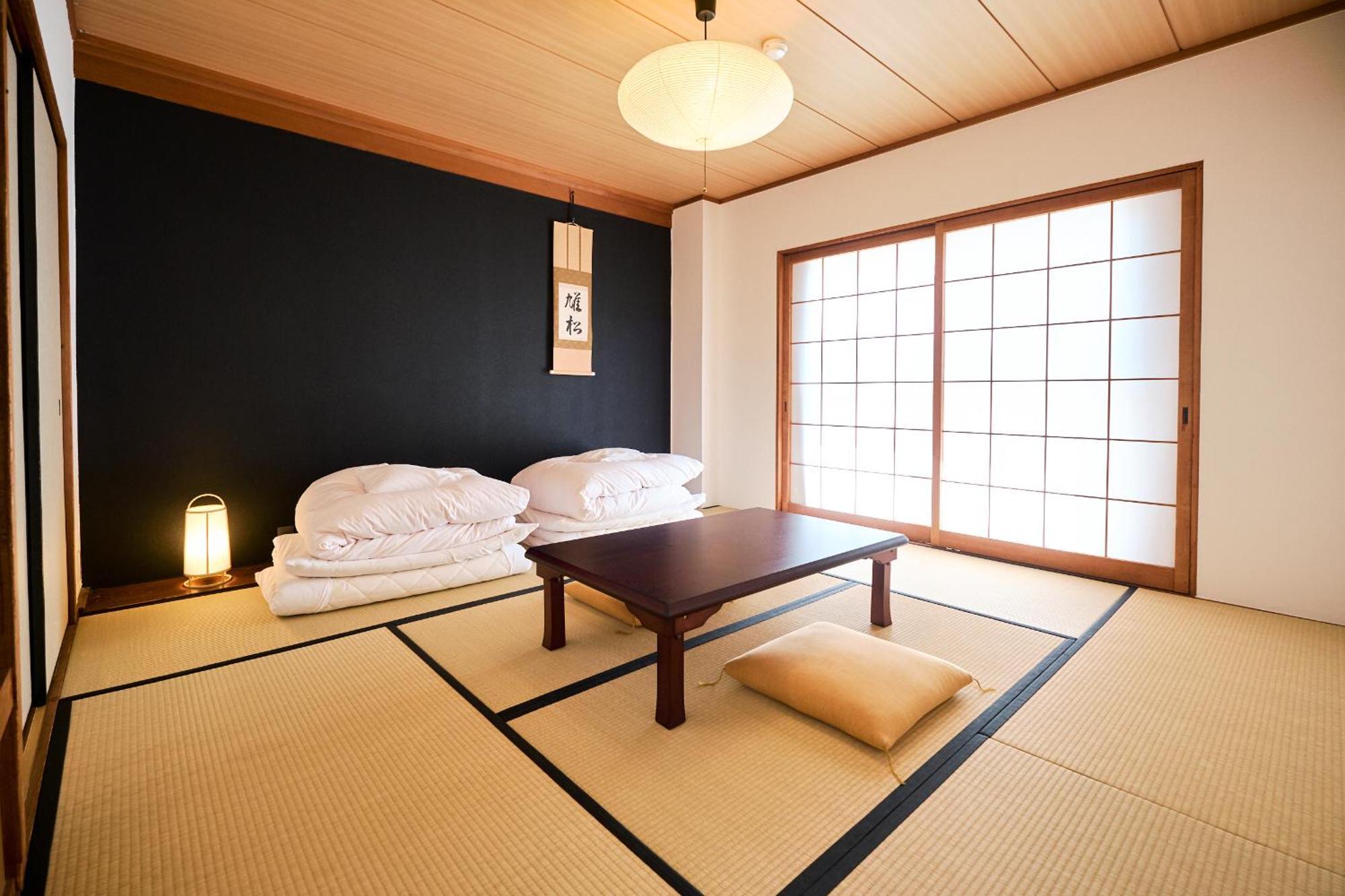 J-Hoppers Lake Biwa Guesthouse Otsu Rom bilde