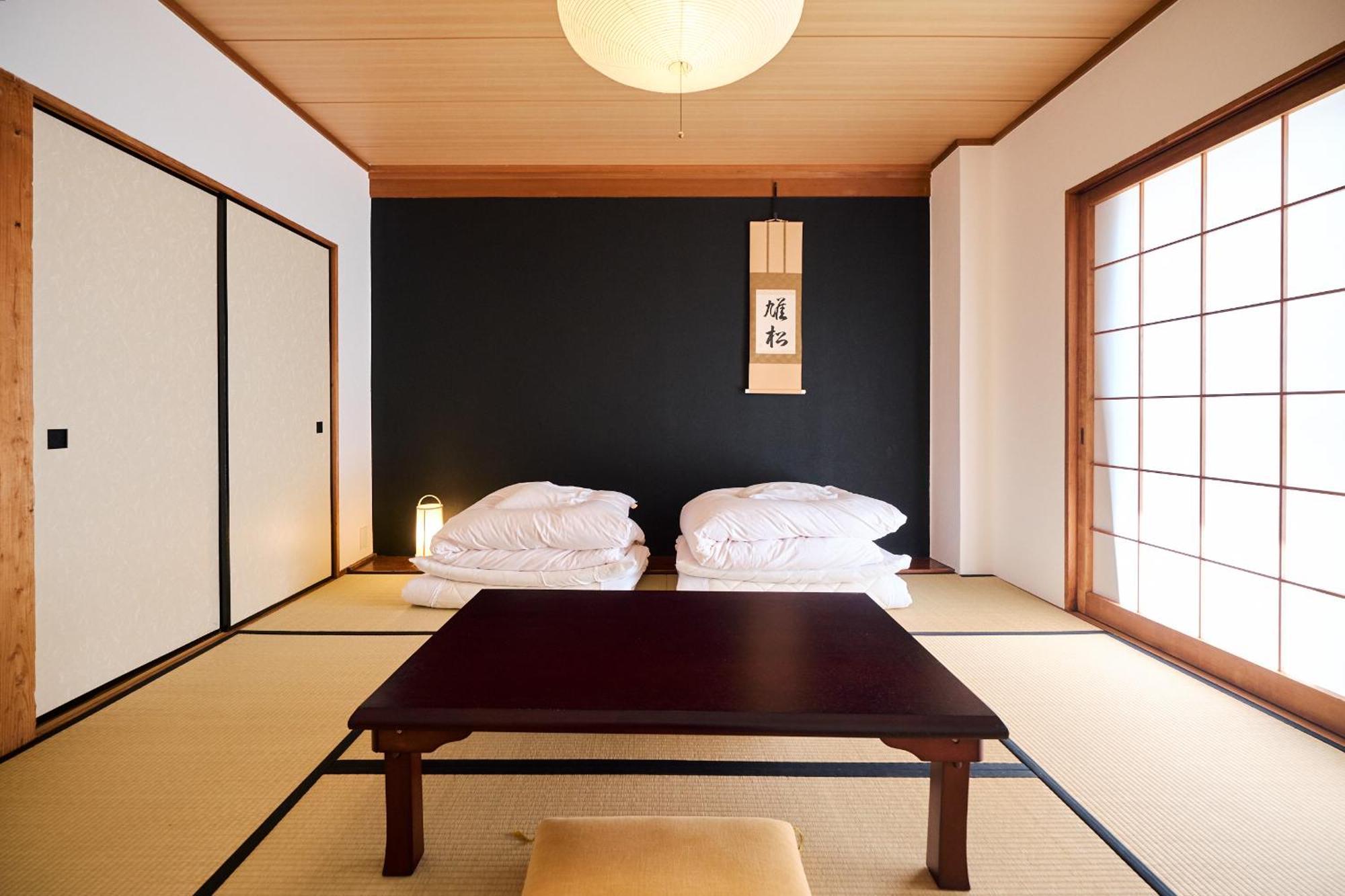 J-Hoppers Lake Biwa Guesthouse Otsu Rom bilde